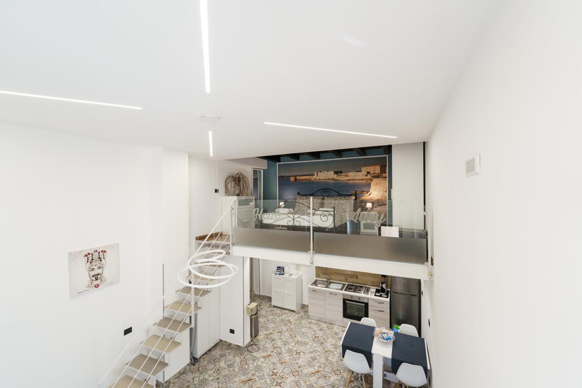 House Aury Syracuse